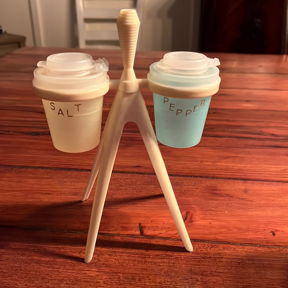 Tupperware salt and pepper shaker